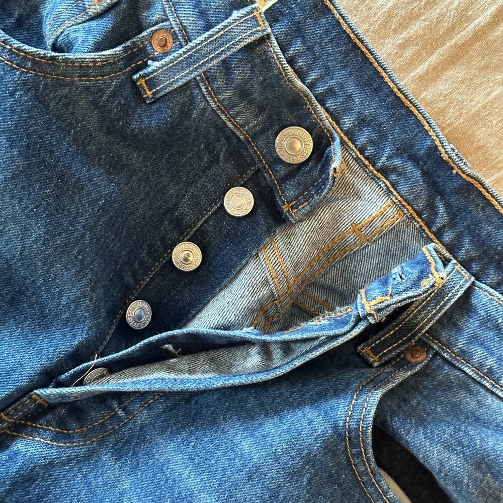 Levi's 501 Original Cropped - Picture 2 of 5